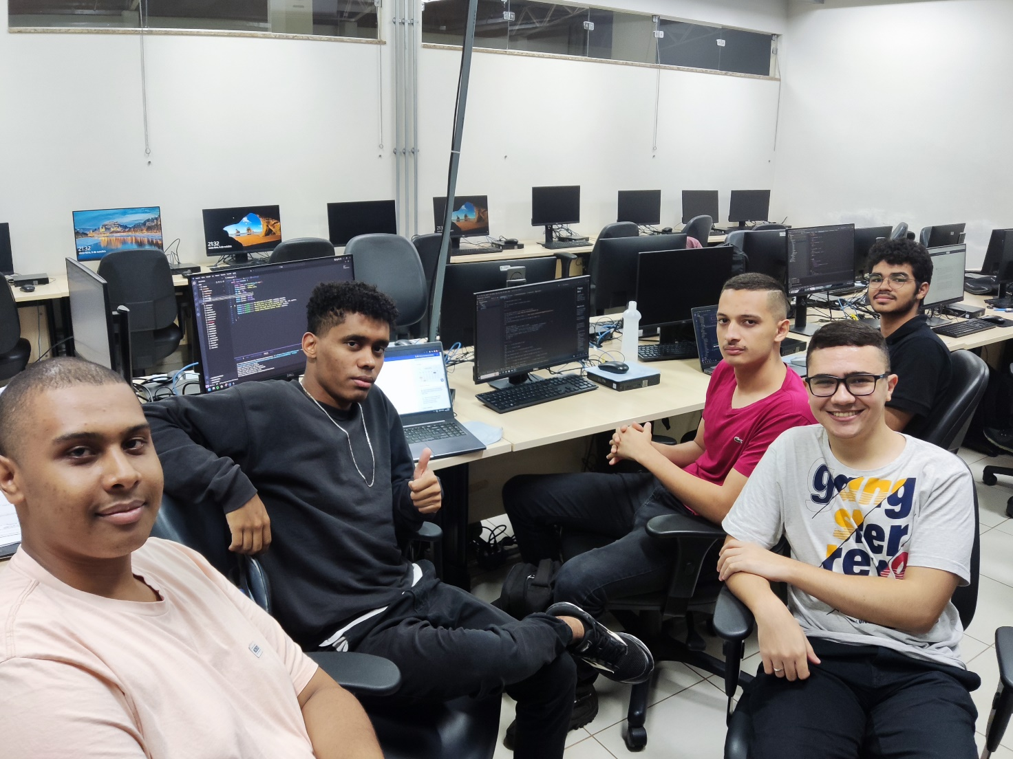 Estudantes do curso de Desenvolvimento de Jogos